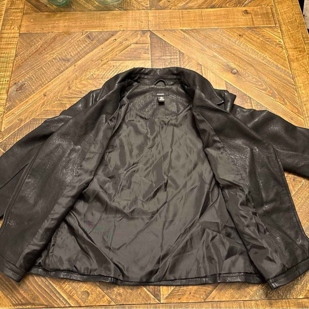 Alfani Women’s Size Small Black Faux Leather Jacket Classic Moto Style - Picture 6 of 7